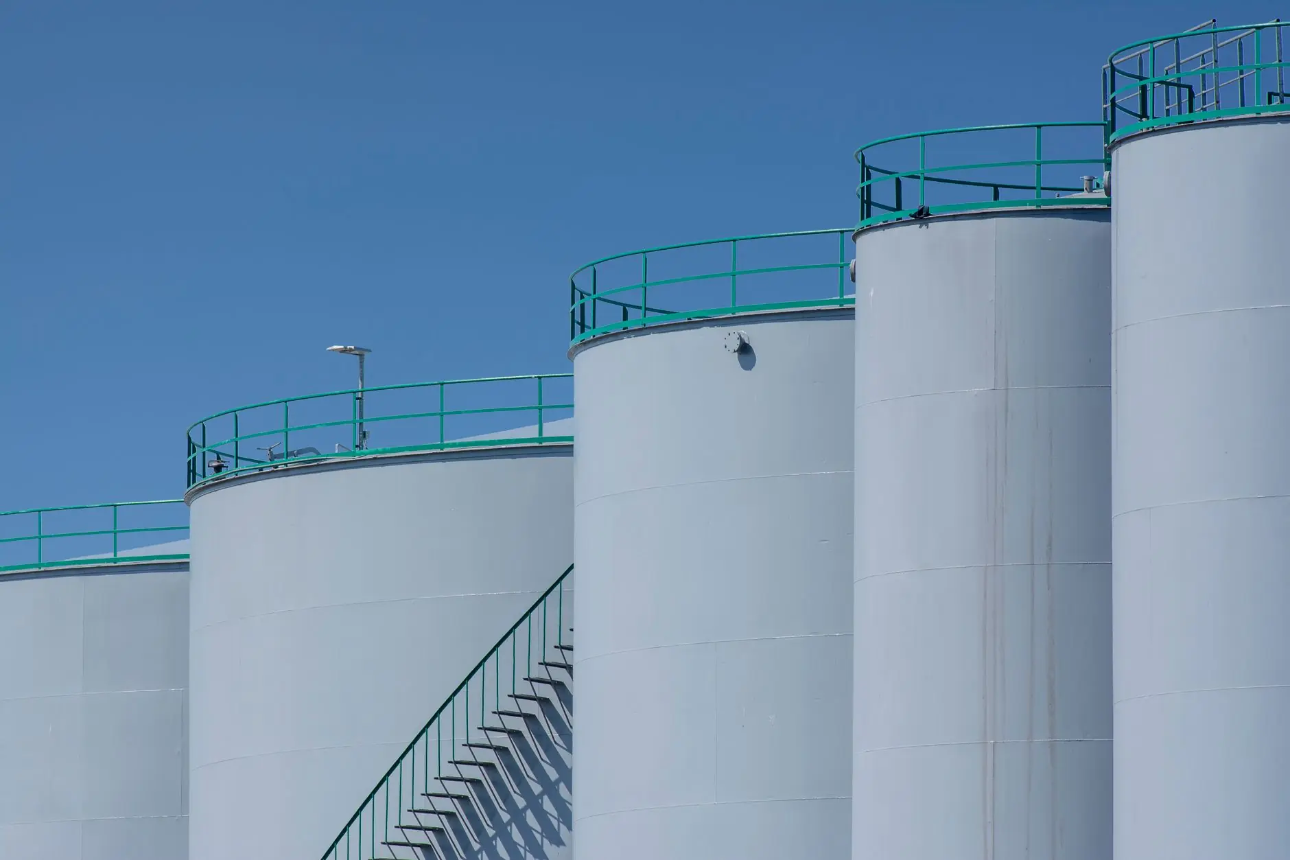 Fuel storage tanks